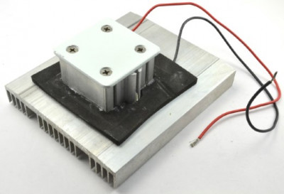 Peltier element on the heat sink