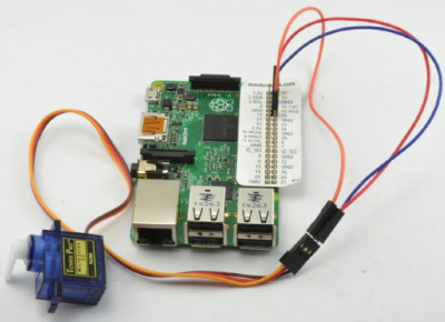Circuit for controlling the servo with Raspberry Pi assembly